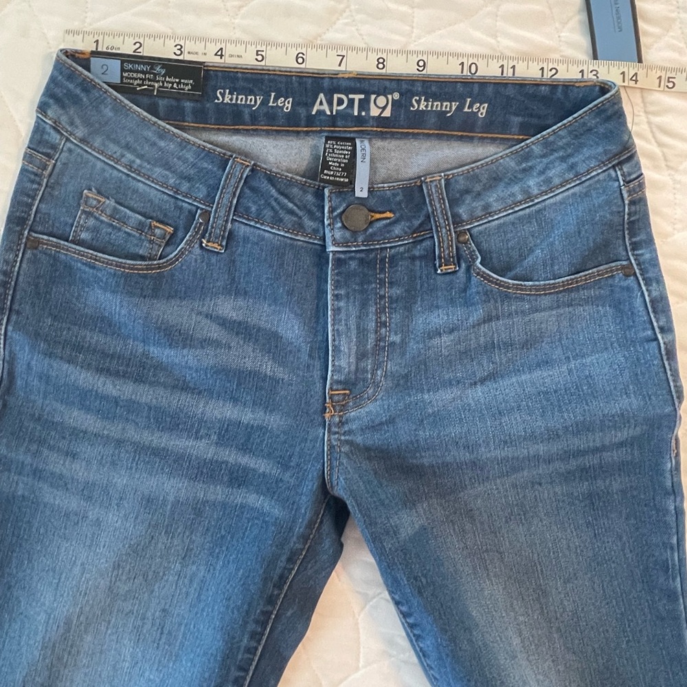 Apt 9 skinny jeans, size 2